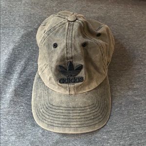 Adidas Vintage Wash Hat. Adjustable strap.
